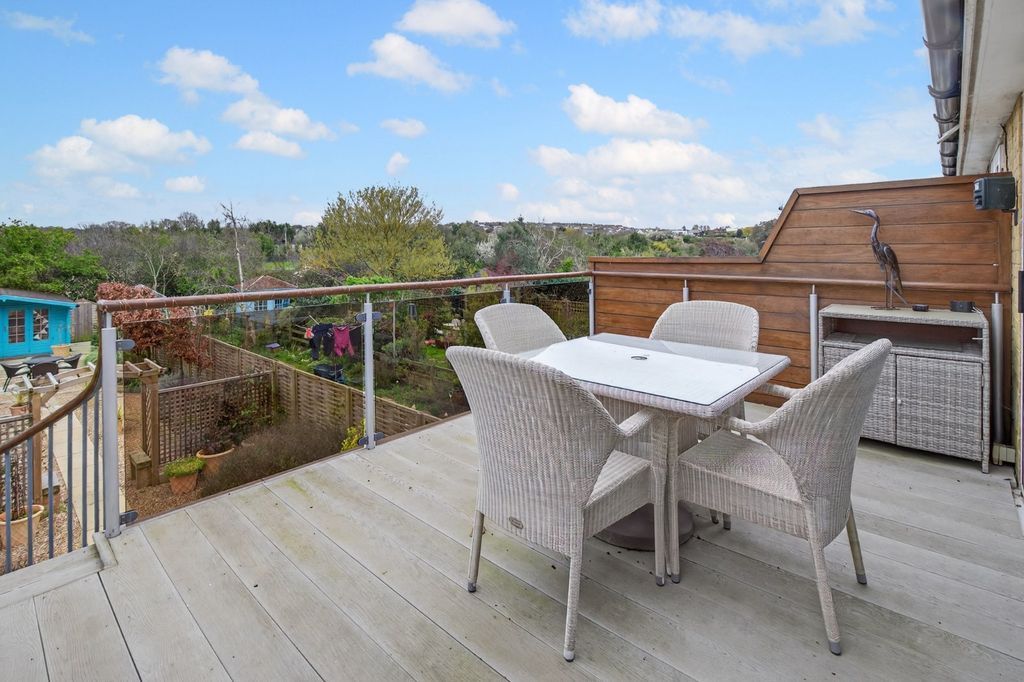 Property photo 3 of 19 Balcony