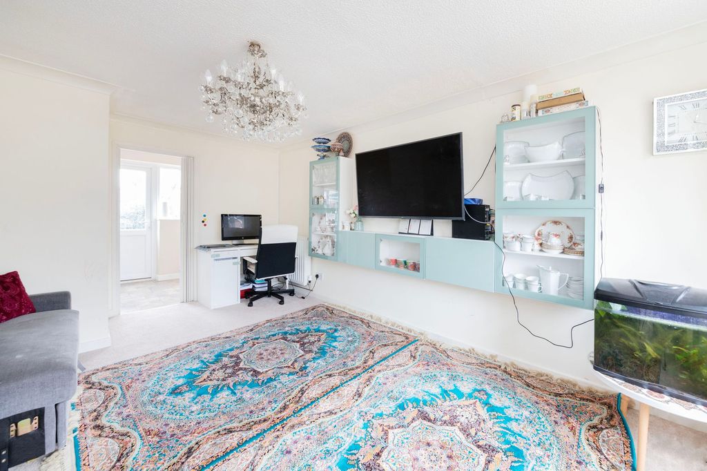 Property photo 2 of 11