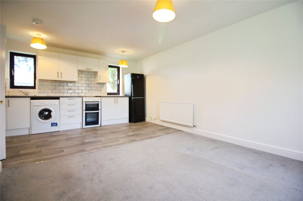 Property photo 3 of 9 Picture No. 28