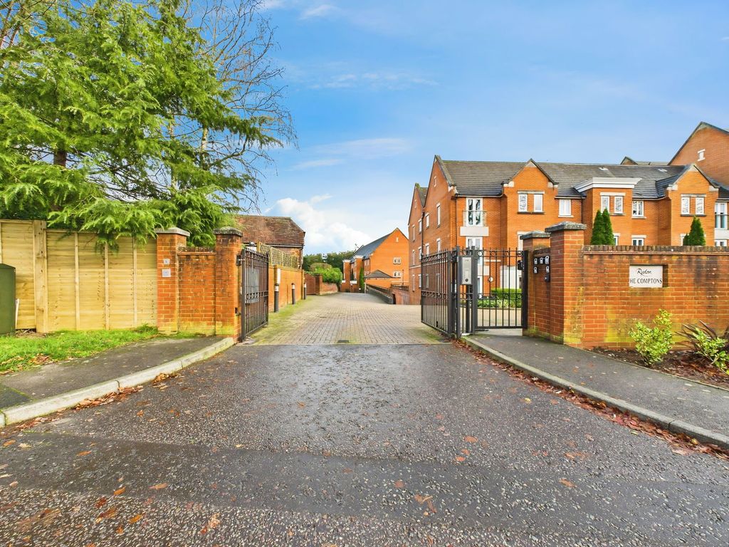 Property photo 2 of 11