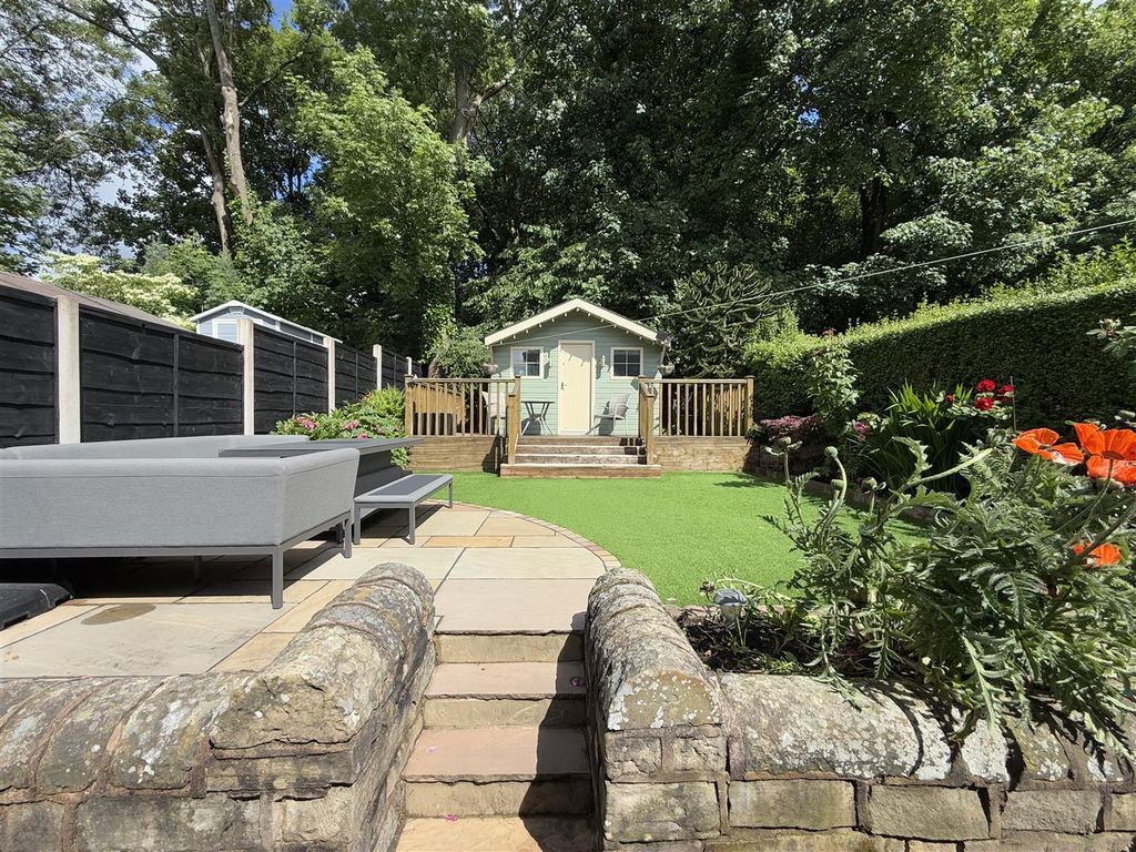 3 bed semi-detached house for saleBrownlea Avenue, Dukinfield SK16