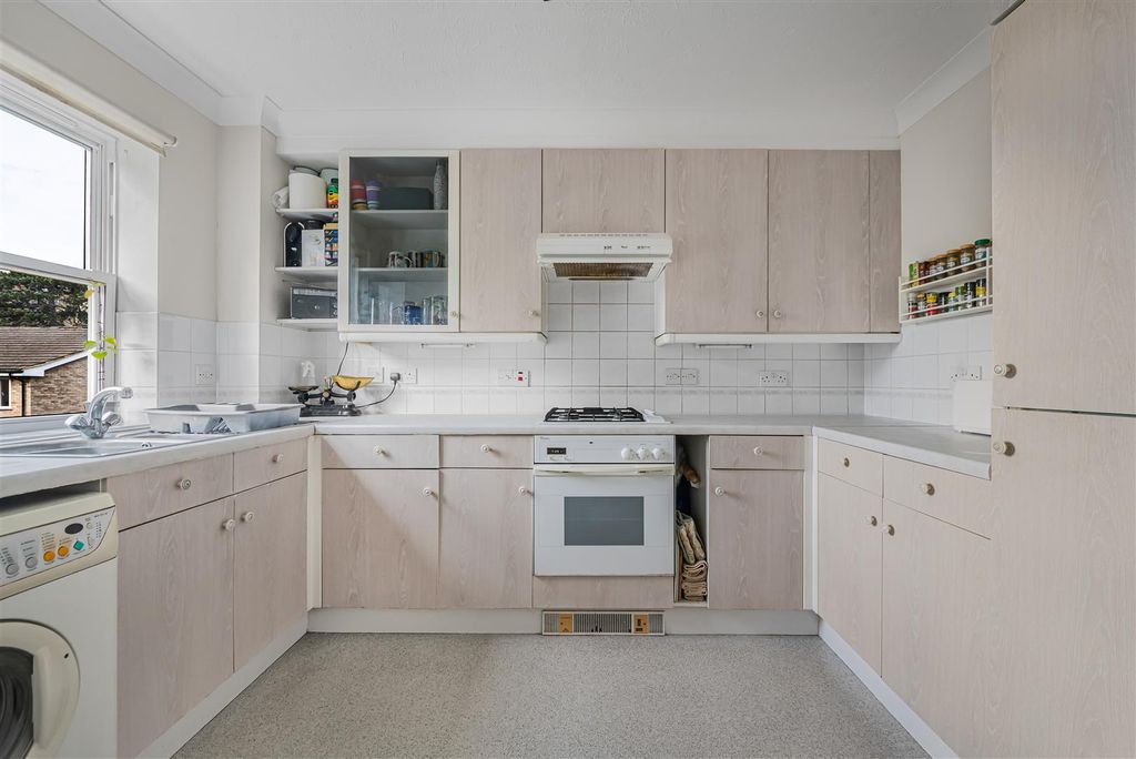 Property photo 3 of 8 17_67252.Jpg