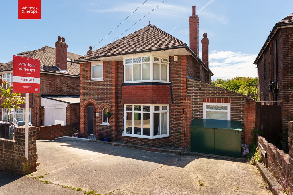 Property photo 1 of 18