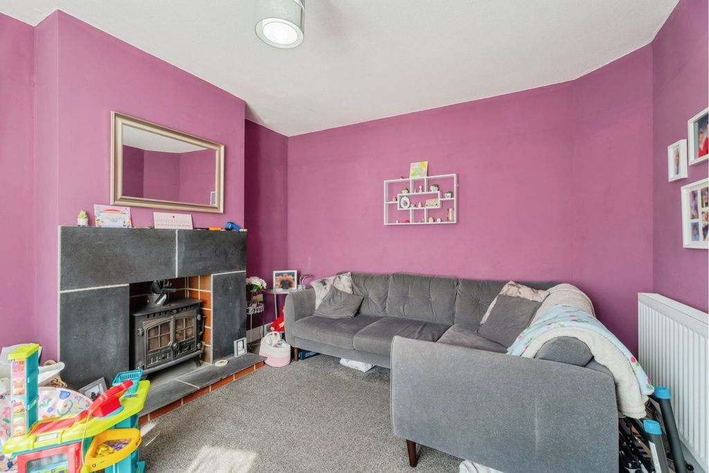 Property photo 2 of 13