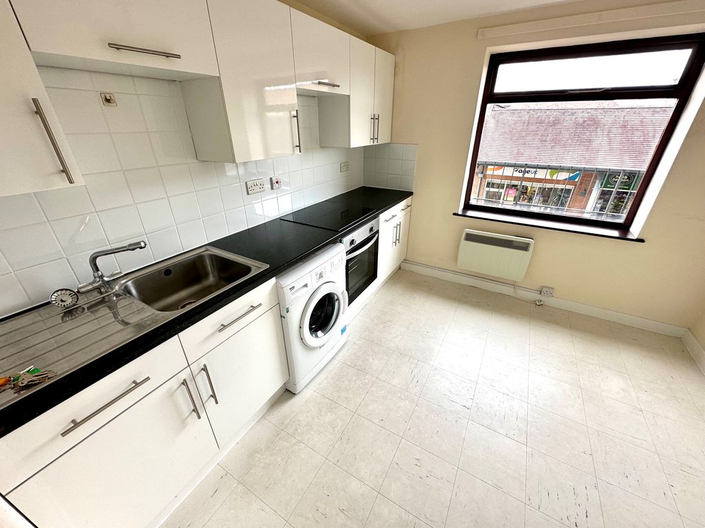 Property photo 2 of 6 Kitchen