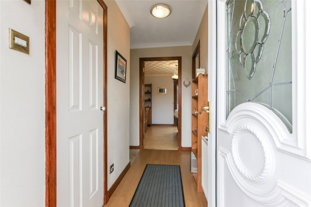 Property photo 2 of 21 Picture No. 02