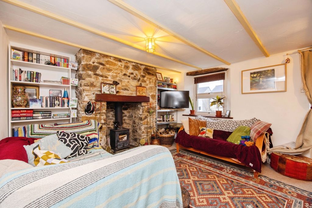 Property photo 3 of 20 Pbox-Img.Jpg