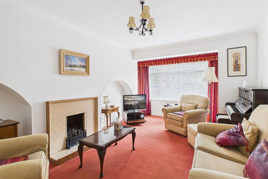 Property photo 3 of 12 Living Room .Jpg