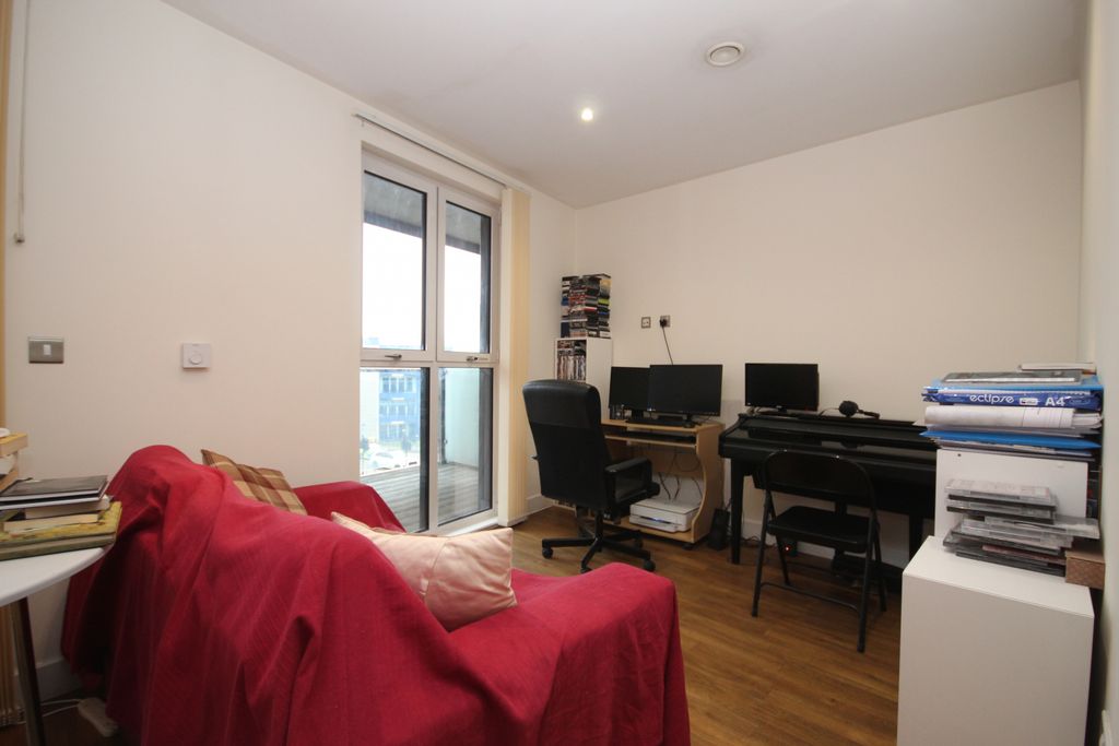 Property photo 3 of 7 Gallery