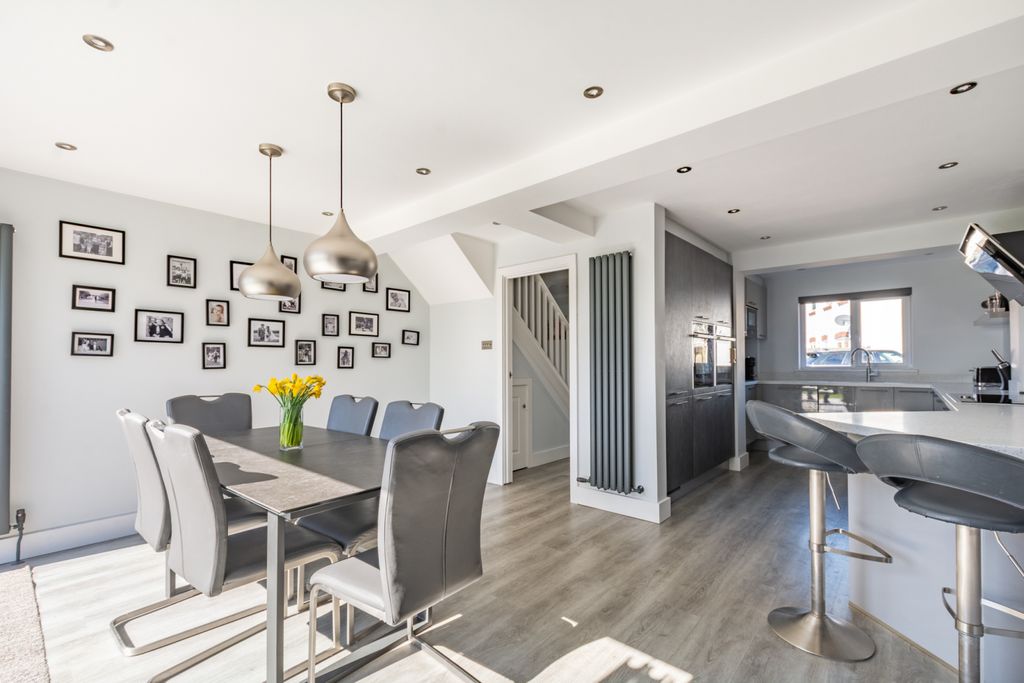 Property photo 3 of 22 Picture No. 18