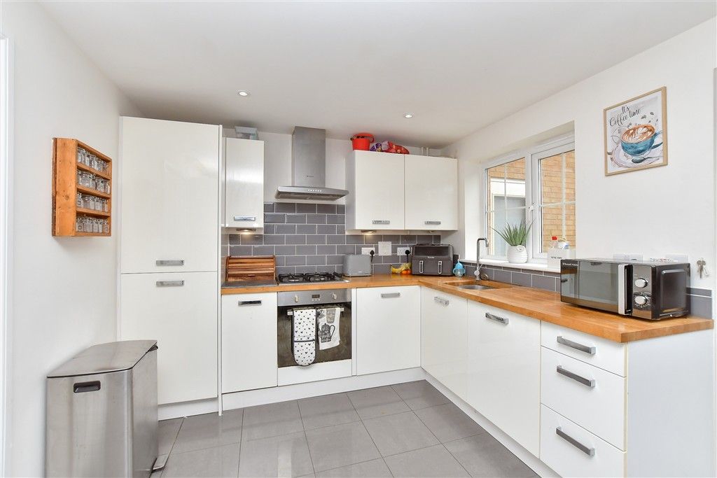 Property photo 3 of 10 Kitchen/Diner