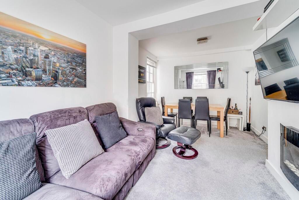 Property photo 2 of 11 Reception 2