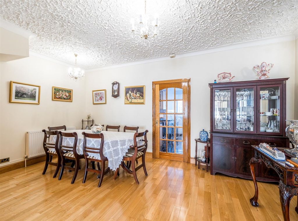 Property photo 3 of 18 19411536 (21).Jpg