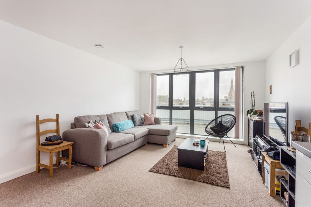Property photo 2 of 11 6 Brewery Apt Fpz...