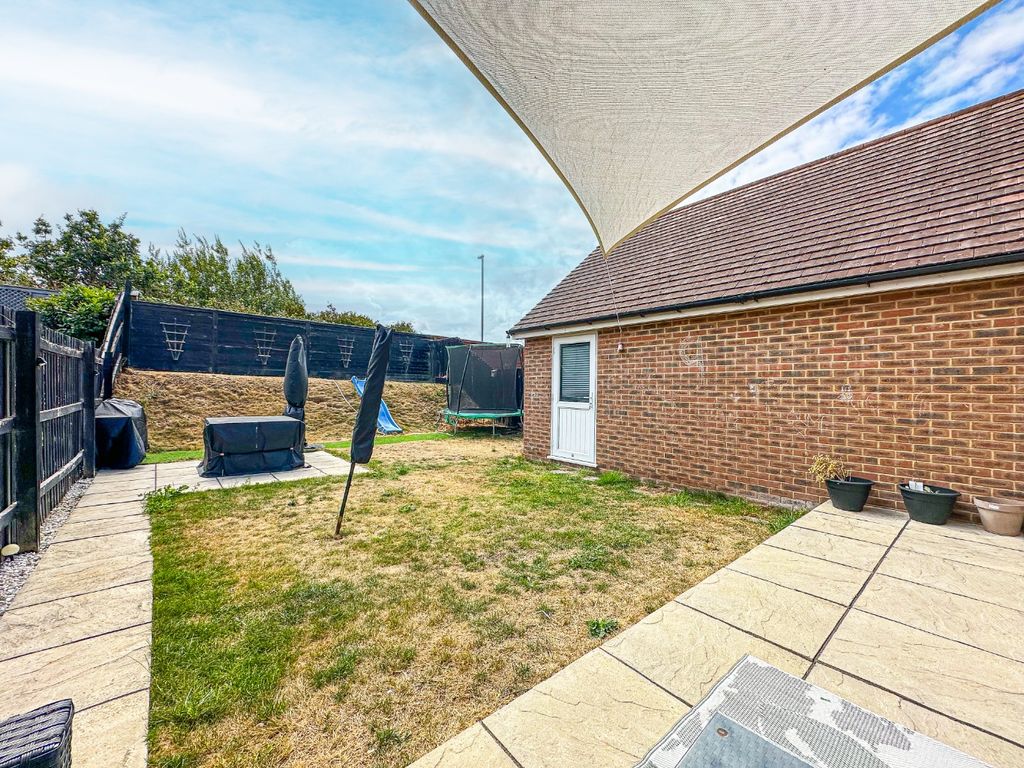 Property photo 2 of 26 5421943