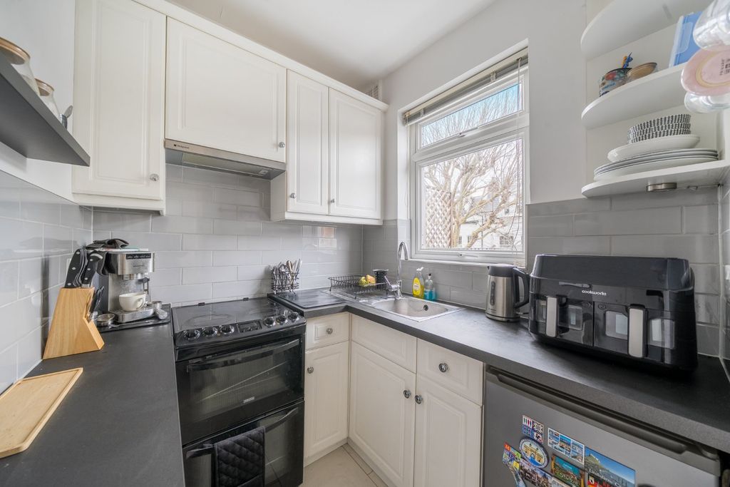 Property photo 2 of 14 Picture 2