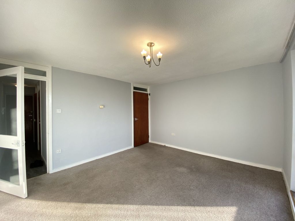 Property photo 2 of 7 Living Area