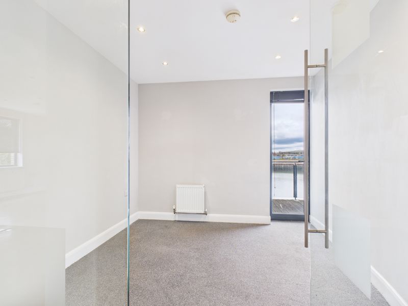 Property photo 3 of 17 Photo 9