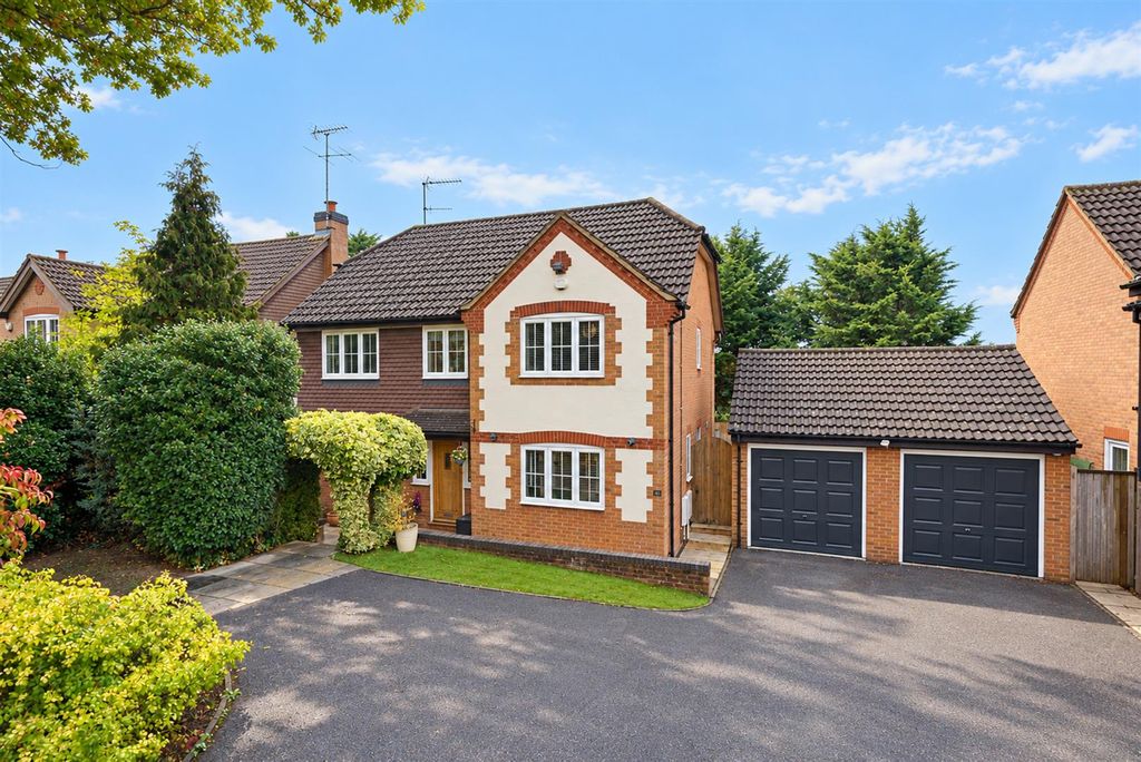 Property photo 1 of 22 11-Betjeman-Way-6307.Jpg