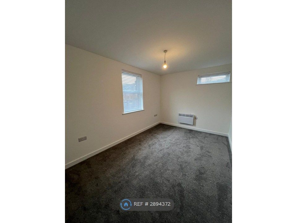 Property photo 2 of 28