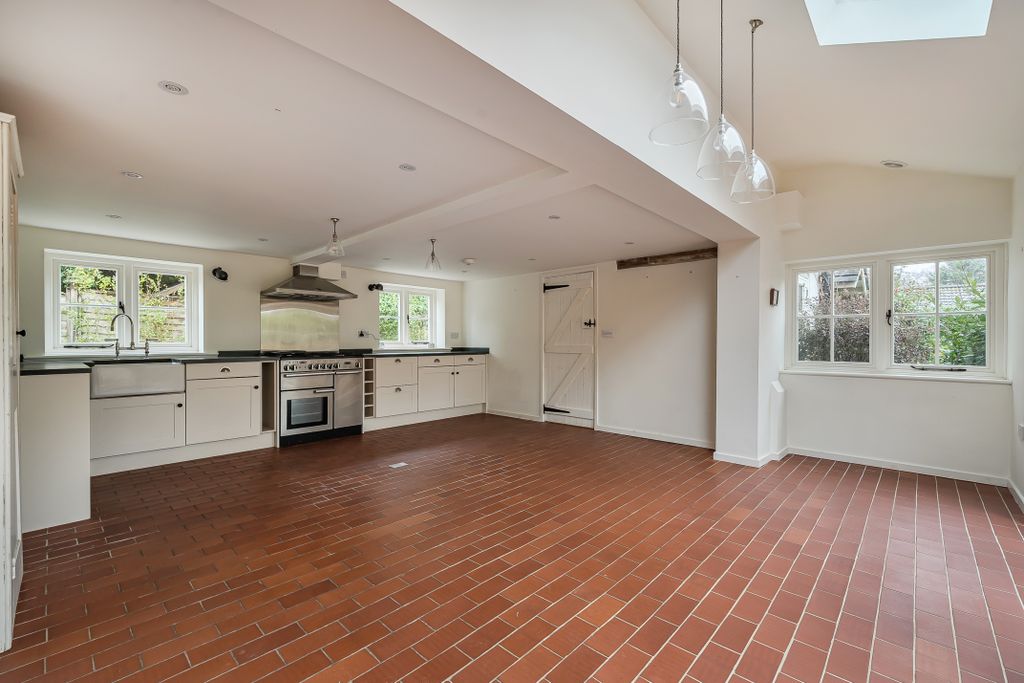 Property photo 2 of 24