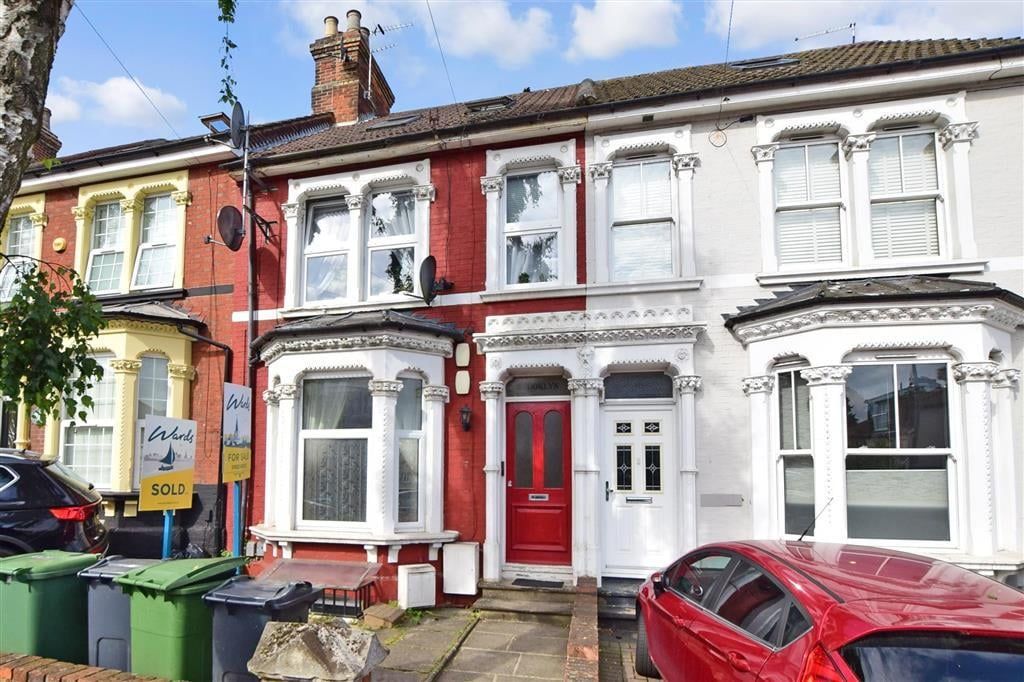 Property photo 1 of 12