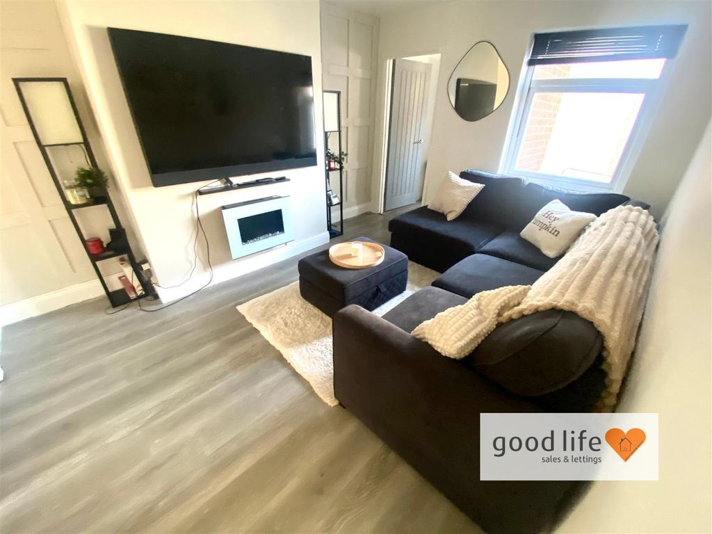 Property photo 3 of 7 20250927_101357656_Ios18Regentterrace.Jpg