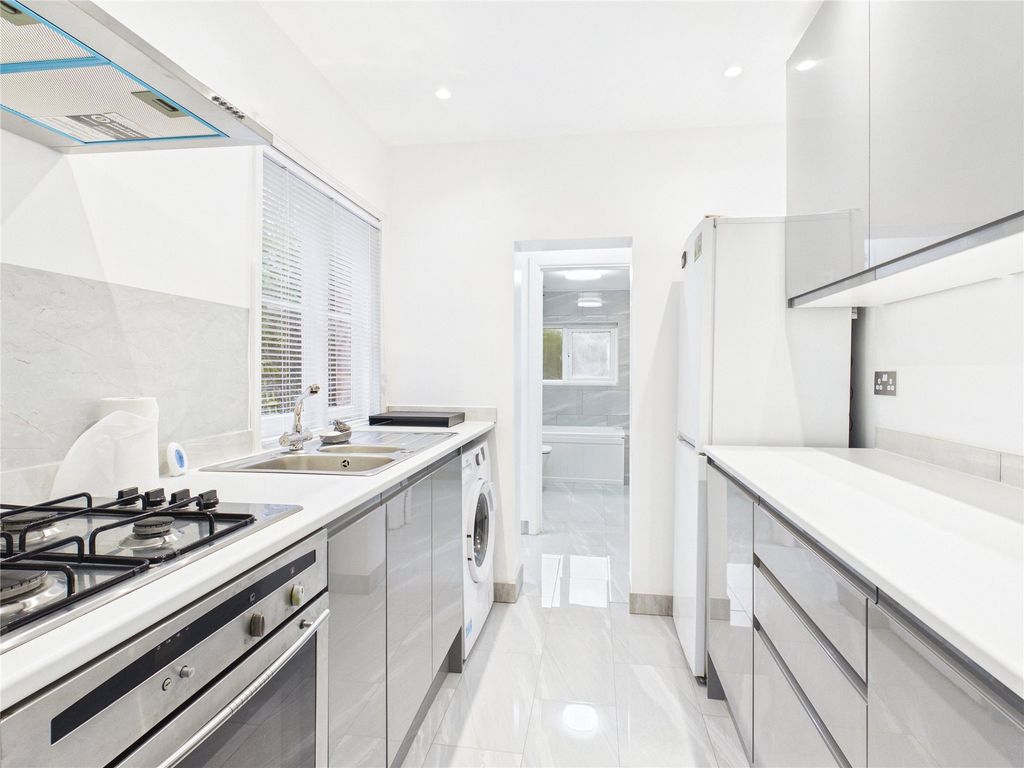 Property photo 3 of 12 Kitchen