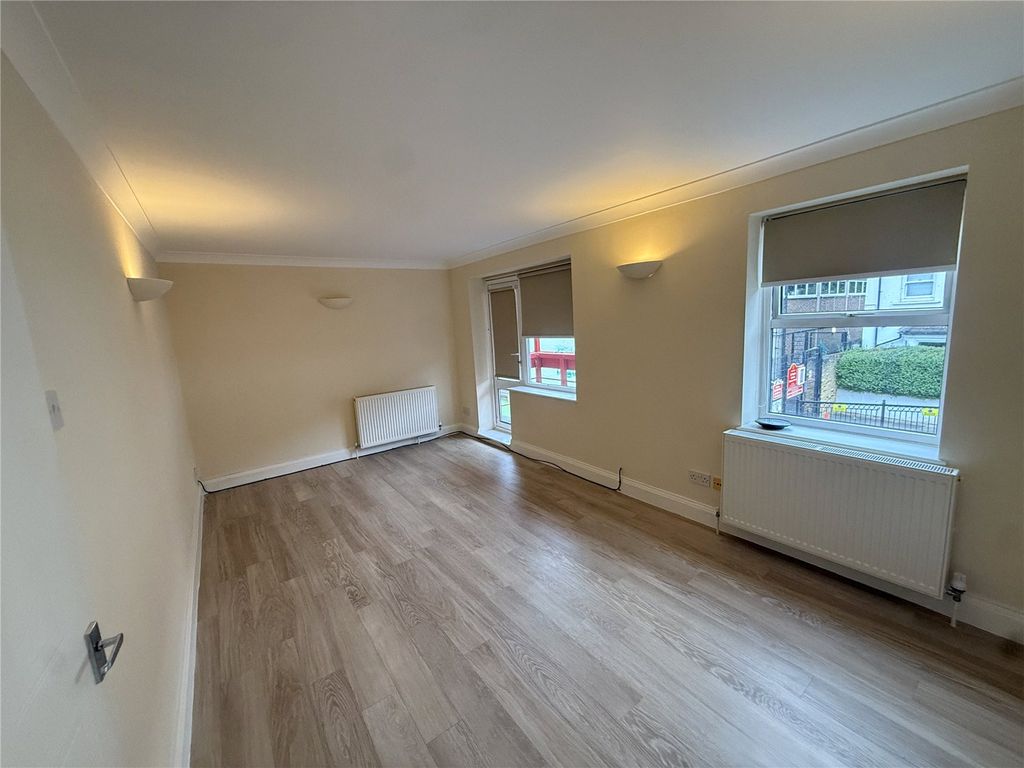 Property photo 2 of 10 Picture No. 21