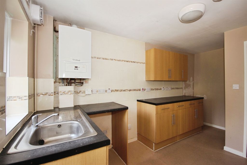 Property photo 3 of 17
