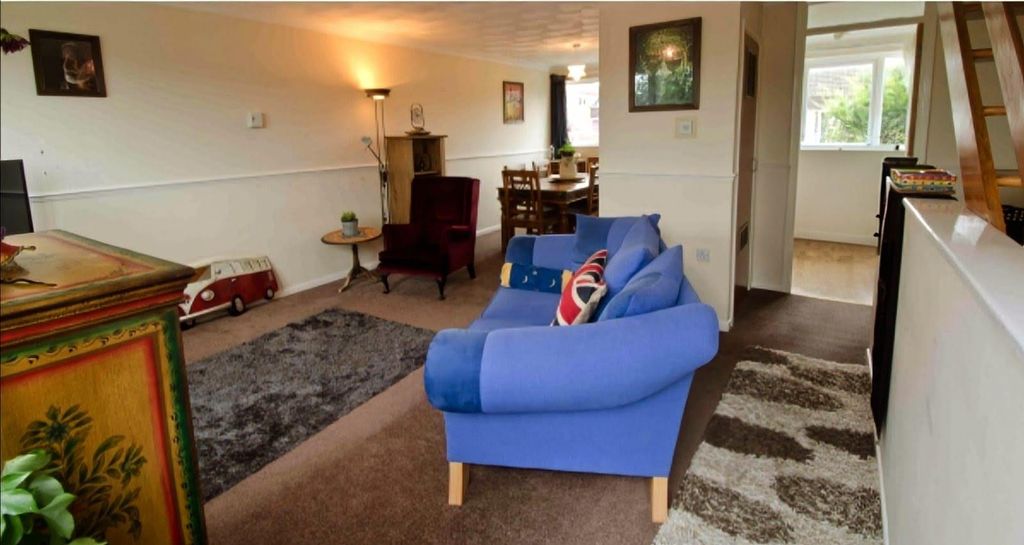 Property photo 2 of 8 Lounge.Jpeg