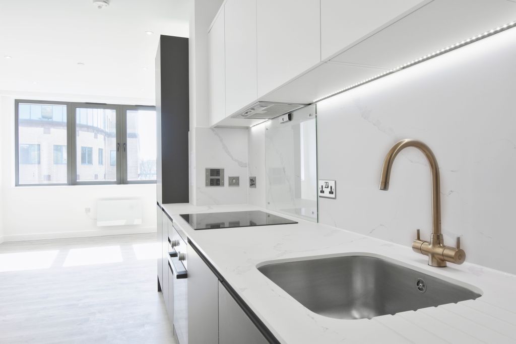 Property photo 2 of 12 Kitchen