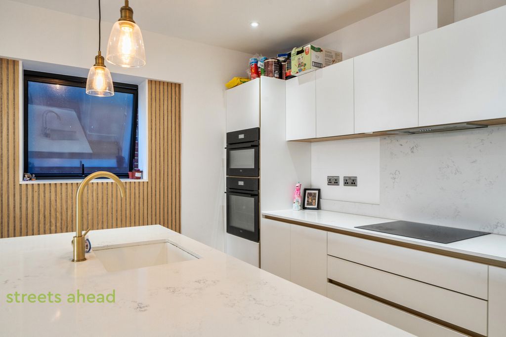 Property photo 3 of 20 486ba5F5-8B16-4Ab...