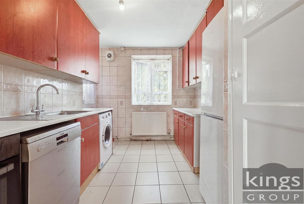 Property photo 3 of 15 Kitchen