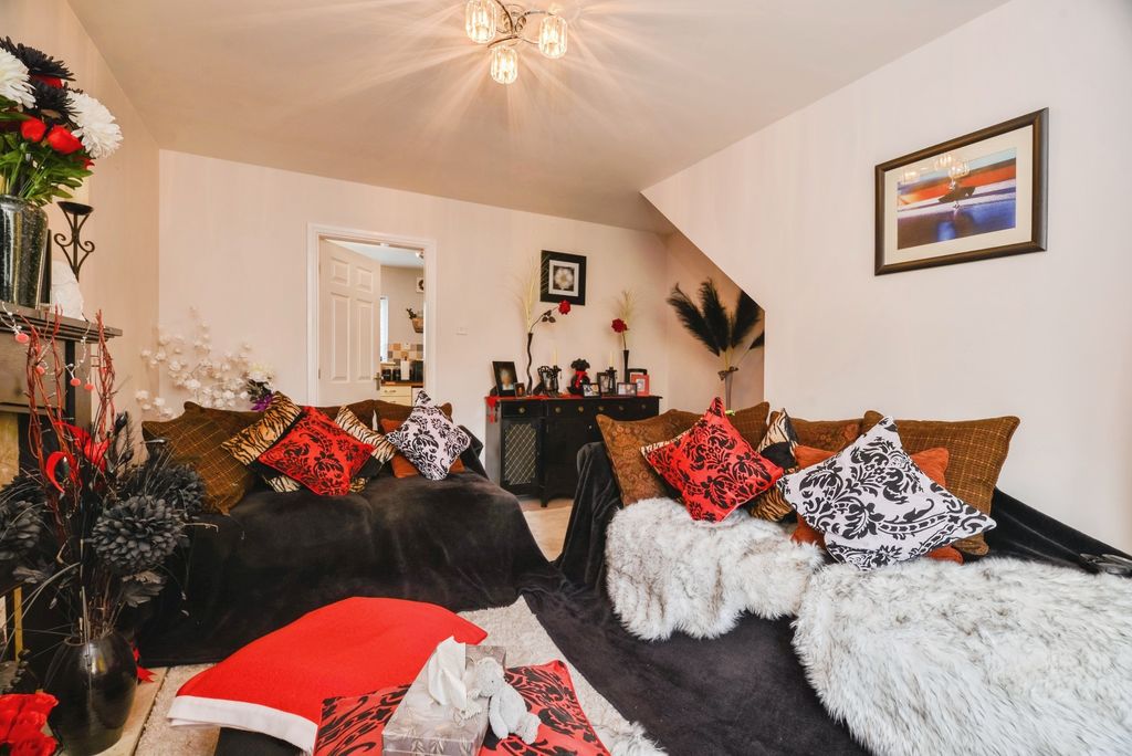 Property photo 3 of 15