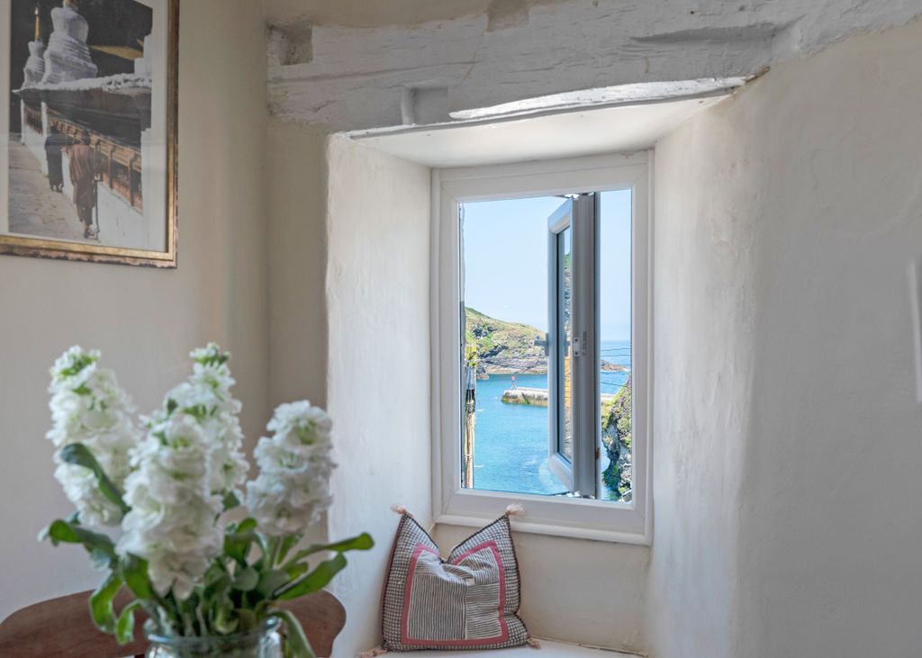 Property photo 1 of 15 Top Flat, Stanley House