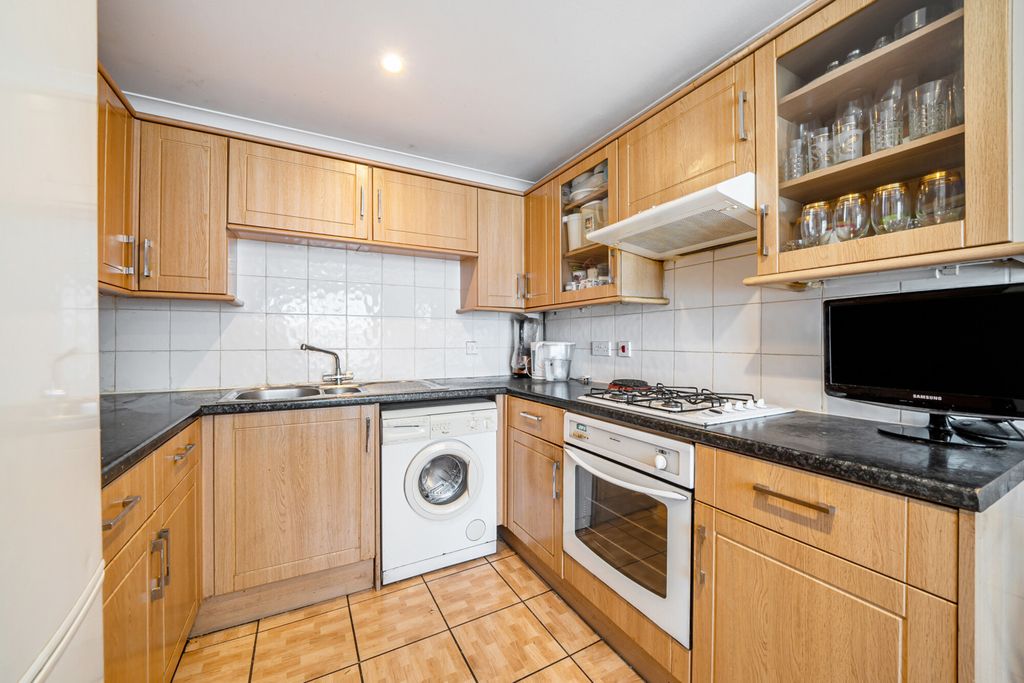 Property photo 3 of 14 Kitchen