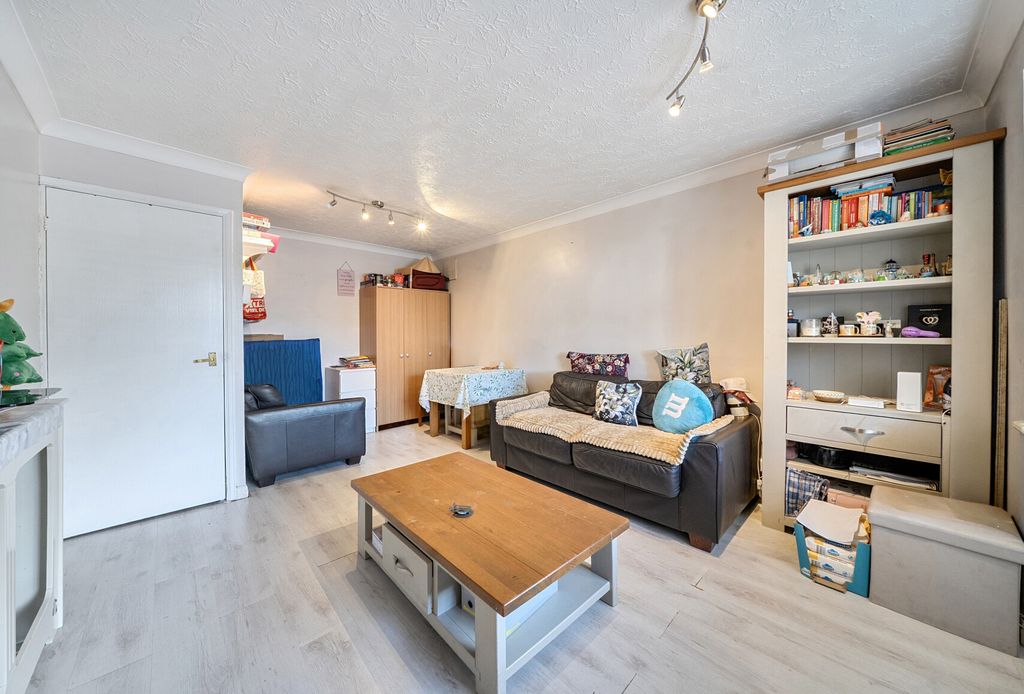 Property photo 1 of 10 1-6A7F067005d25-1...