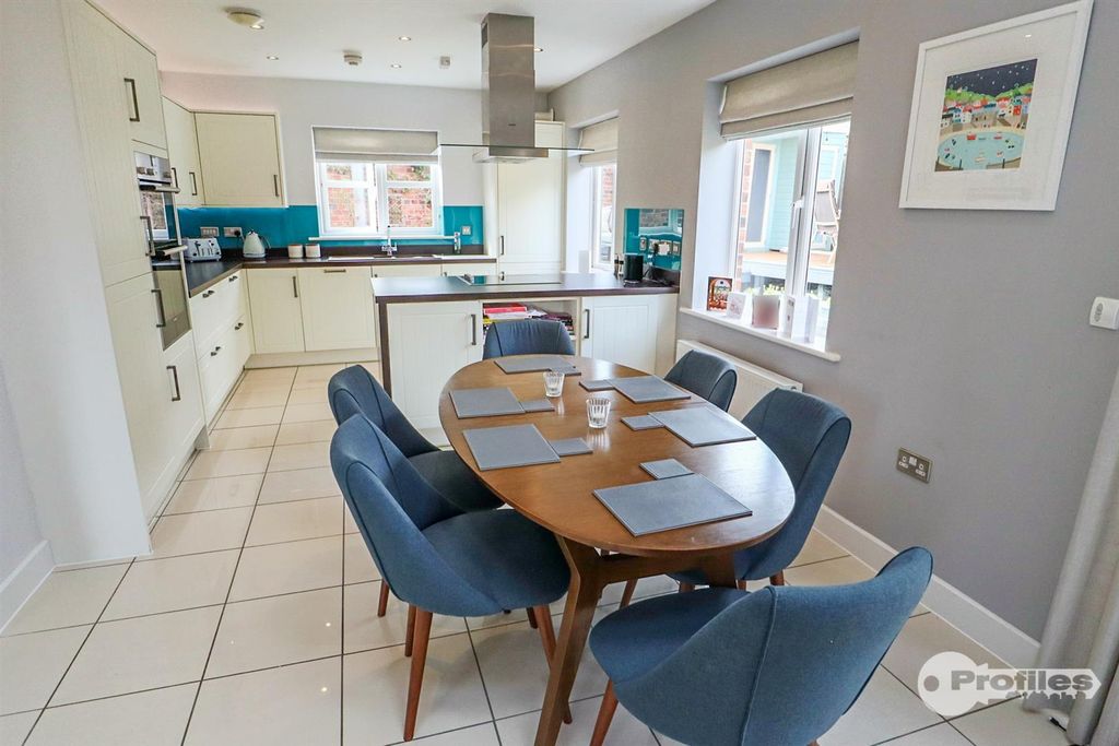 Property photo 3 of 46 Luxury Open Plan Breakfast Kitchen /Dining Room