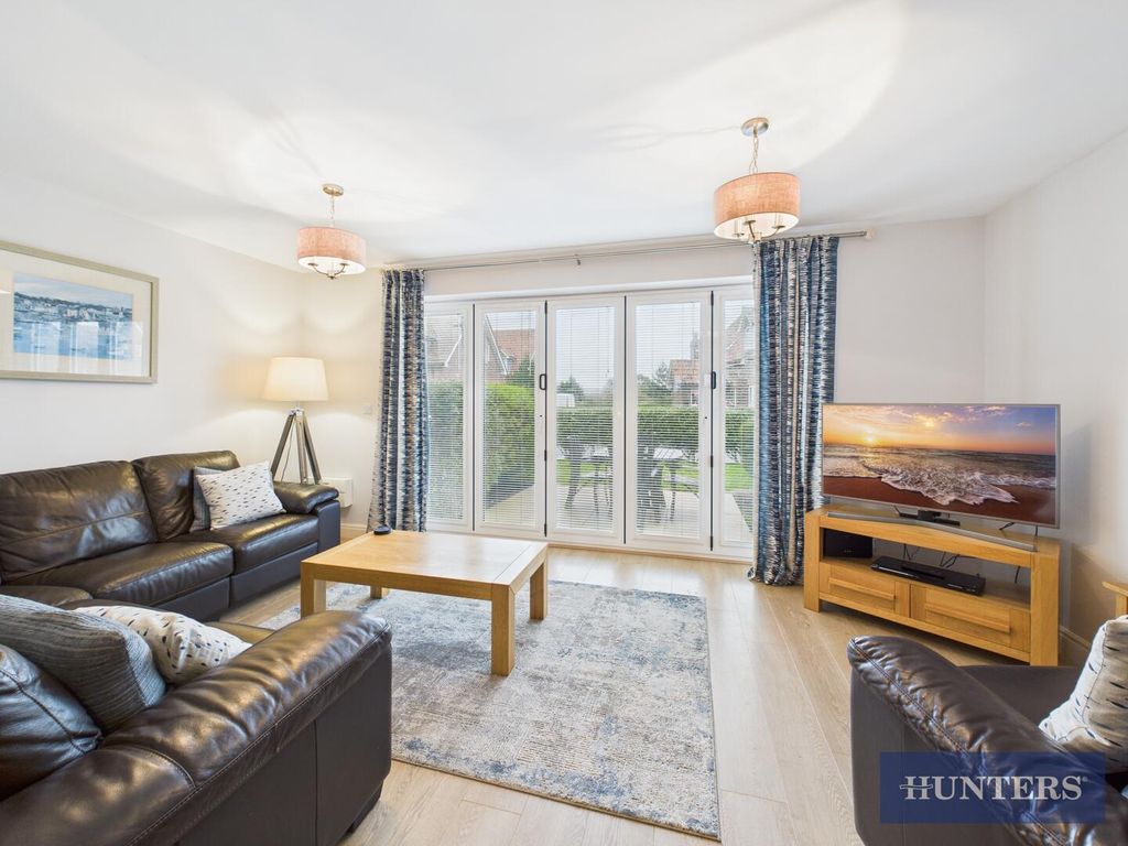 Property photo 3 of 18 Living Room