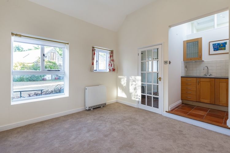 Property photo 2 of 8 309405