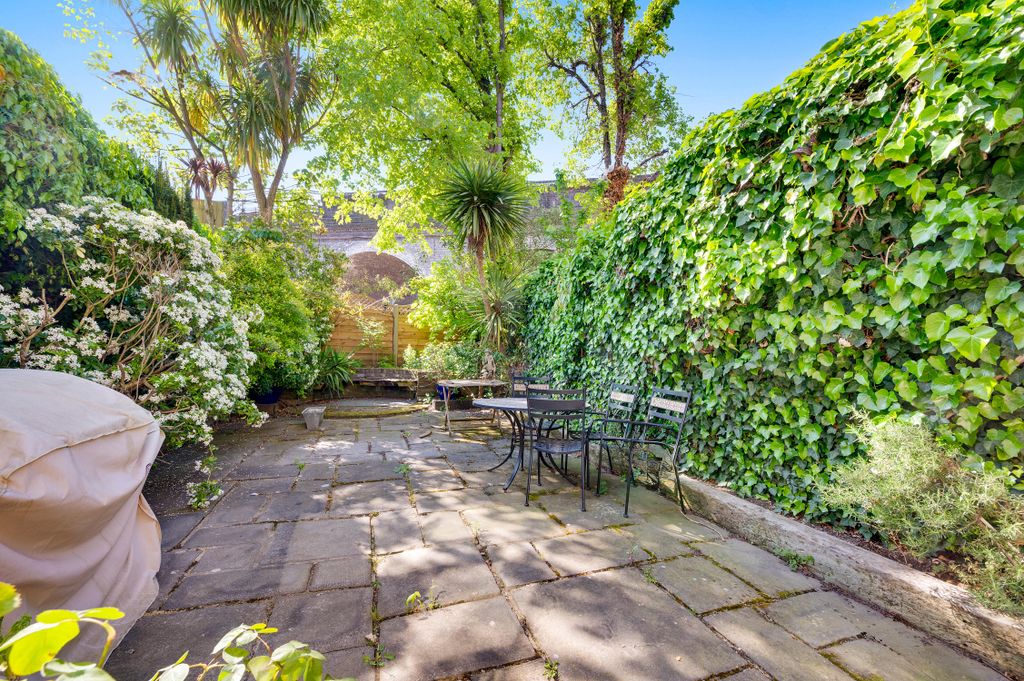 Property photo 2 of 10