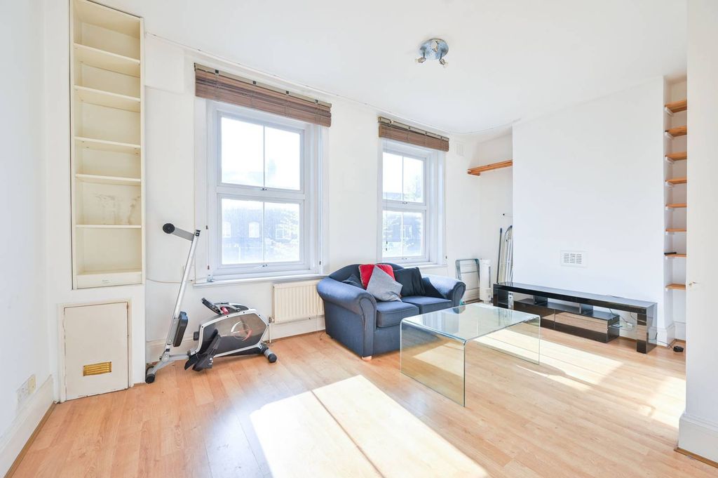 Property photo 1 of 6