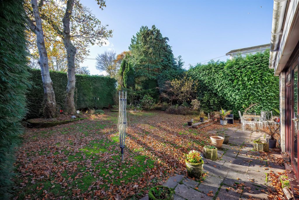 Property photo 2 of 34