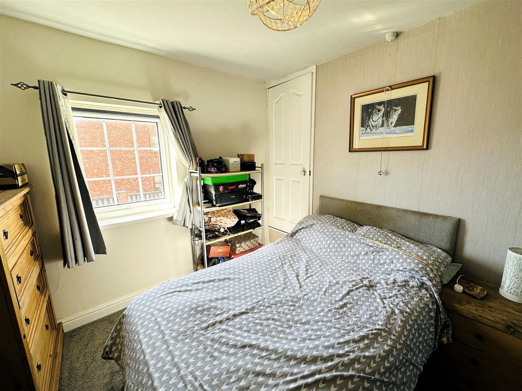 Property photo 3 of 12 Bedroom Two