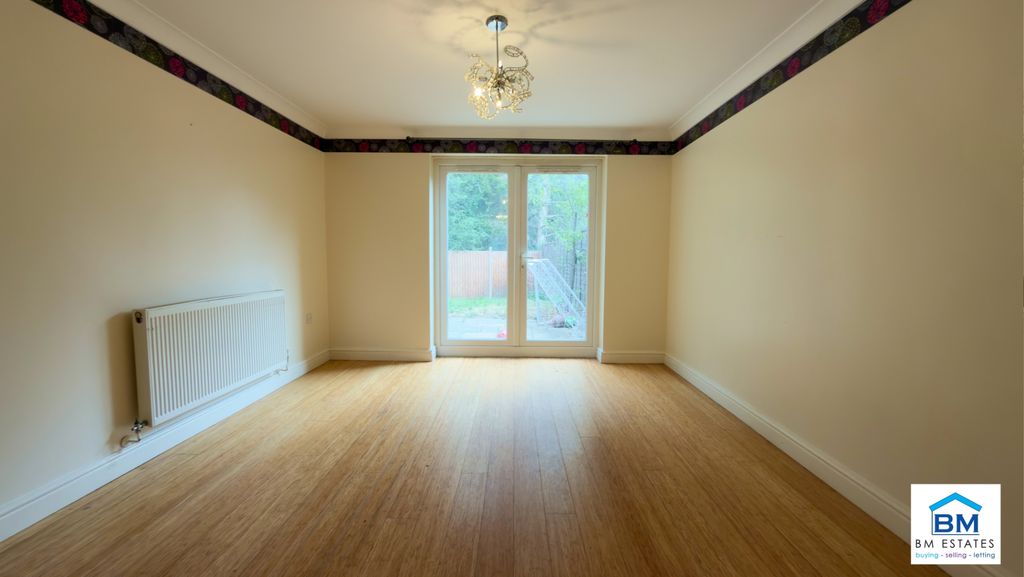 Property photo 2 of 16 Photo 12