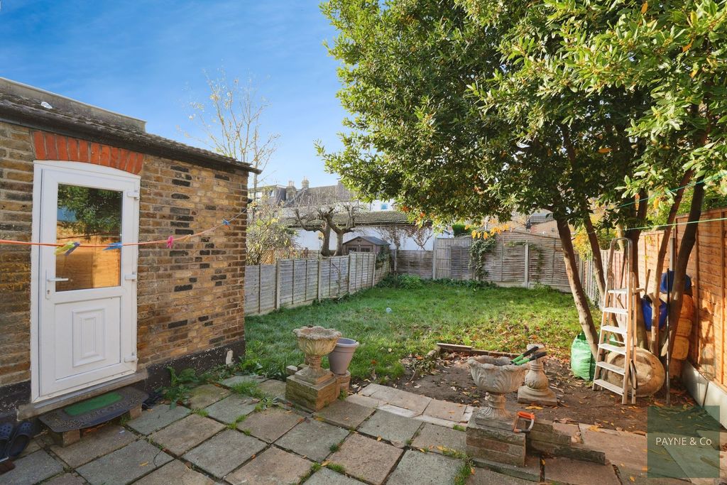 Property photo 3 of 12