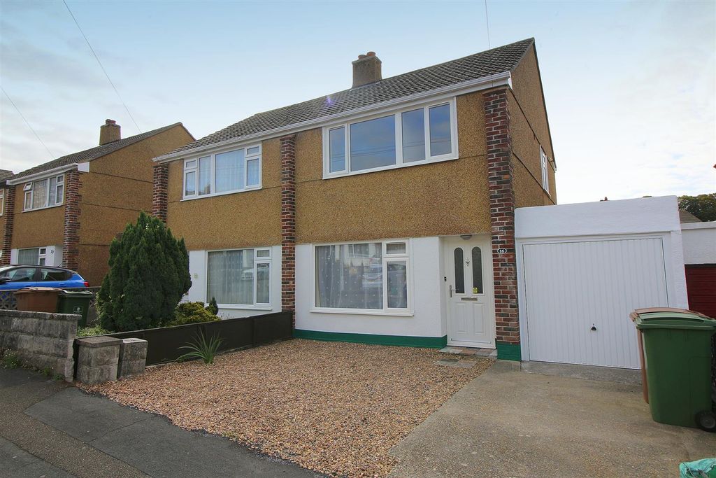 Property photo 1 of 10 Outside