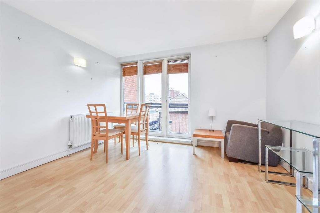 Property photo 3 of 11