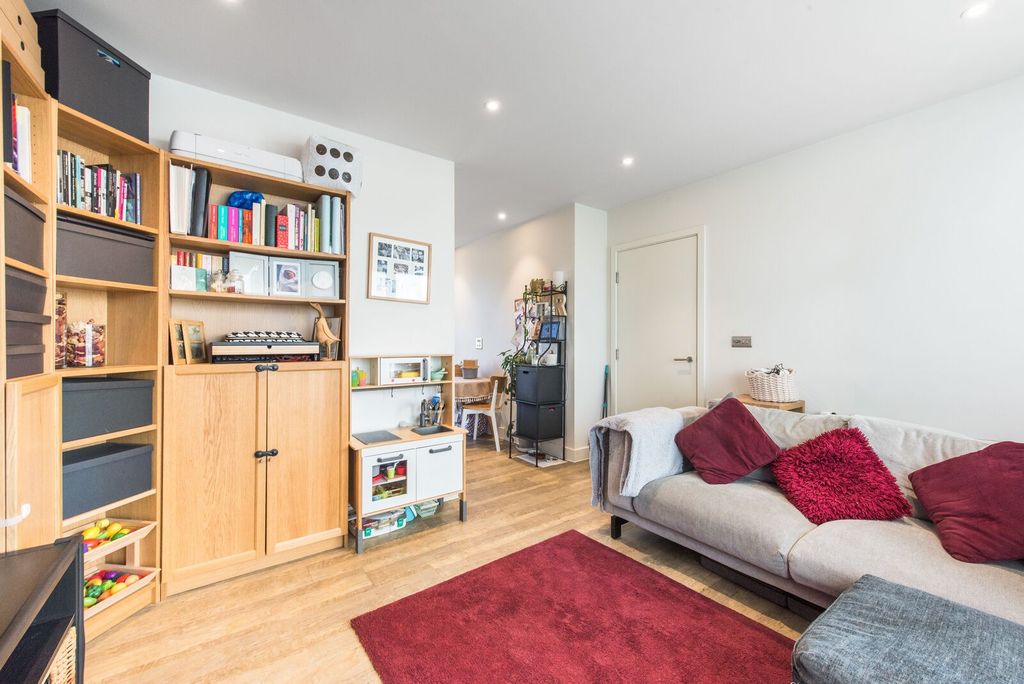Property photo 2 of 10